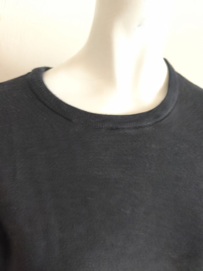Pull noire - photo numéro 2