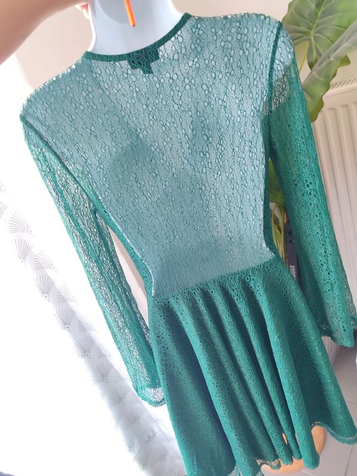 Robe dentelle asymétrique - photo numéro 3