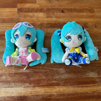 Deux. Peluches. Hatsune Miku Sakura version plush TAITO 18 cm
