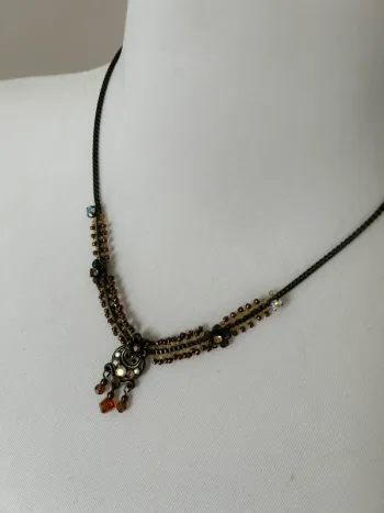 Collier femme, bijoux, ancien en perles brillantes