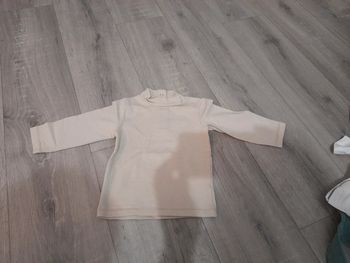 Tee shirt manches longues avec col 9 mois