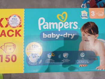 150 couches Pampers Baby dry taille 3