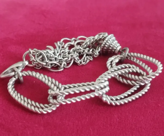 Magnifique et très original bracelet acier