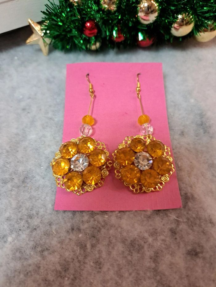 Boucles d'oreilles pendante strass orange - photo numéro 4