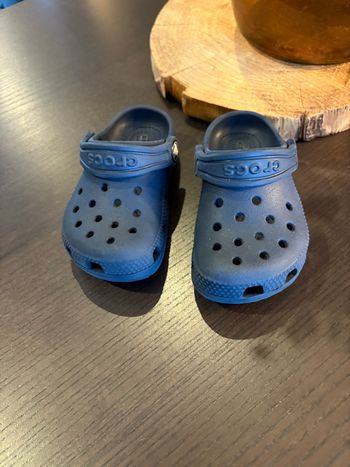 Crocs bleues
