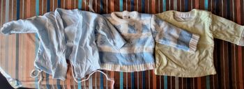 Lot 3 cardigans et pull bébé