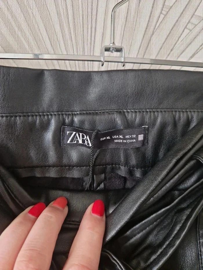 Joli short Zara taille 42 - photo numéro 3