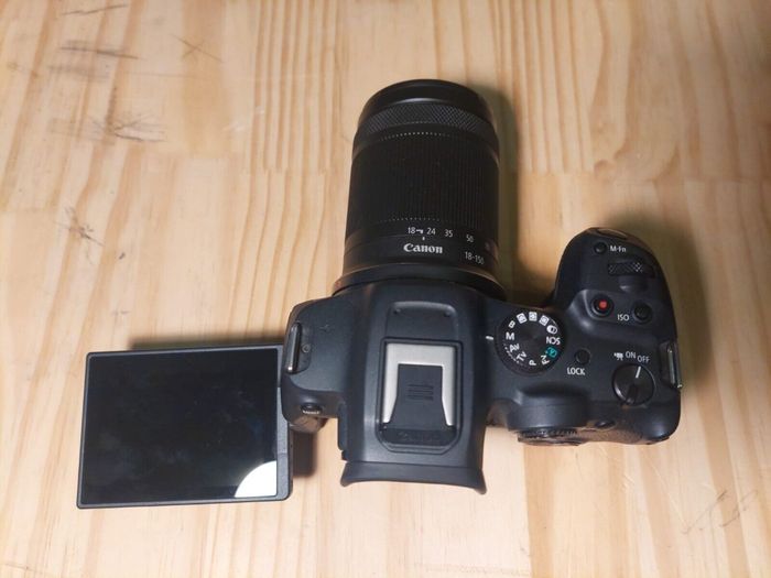 Appareil photo boîtier + objectif Canon EOS R7 + 18-150f/3.5-6.3 - photo numéro 4