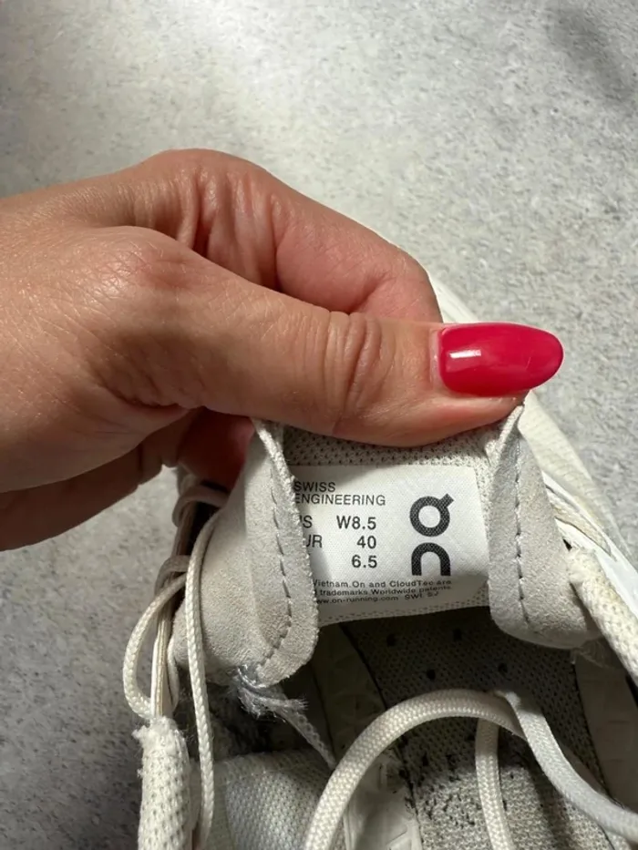 Baskets On RUnning Cloudventure Ice Glacier taille 40 - photo numéro 6