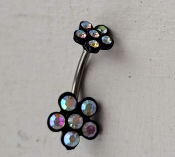 Piercing nombril noir multicolore