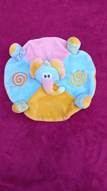 Doudou rond éléphant Nattou