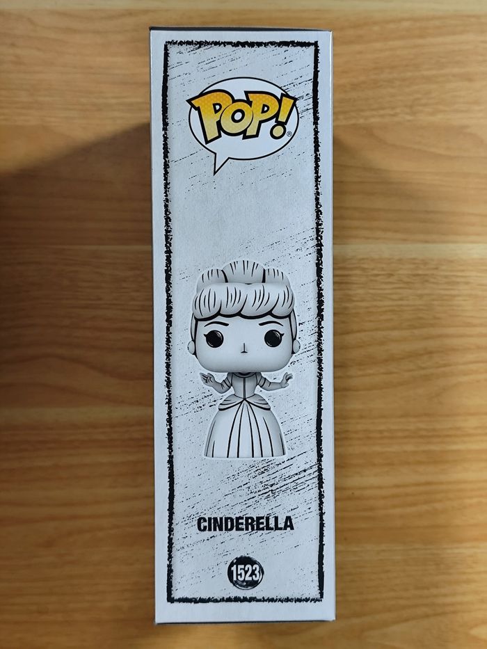 Funko Pop! Cinderella #1523 (Disney) Édition Sketch Noir & Blanc - photo numéro 4