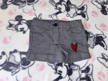 Short fille