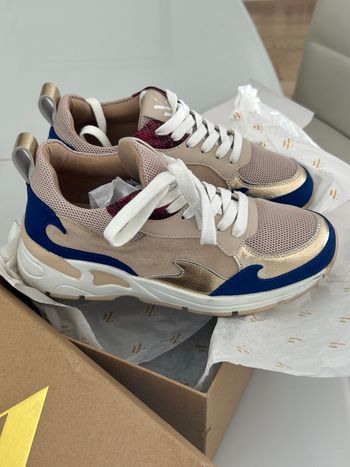 Baskets femme Vanessa Wu / taille 37