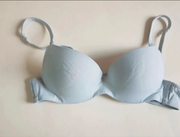 Lot 2 soutien gorges - photo numéro 3