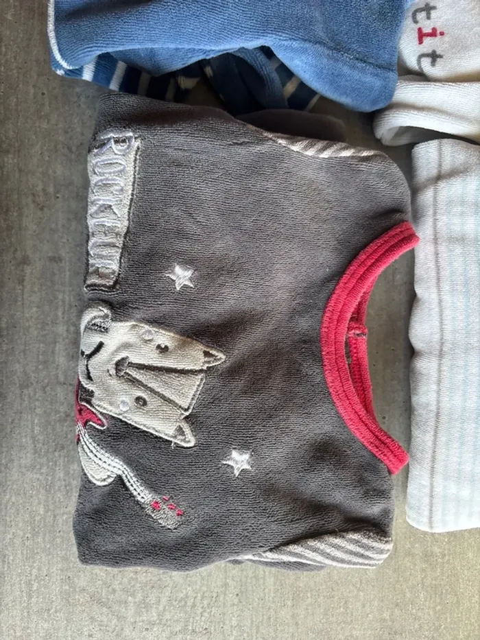 Lot pyjama 6 mois - photo numéro 4