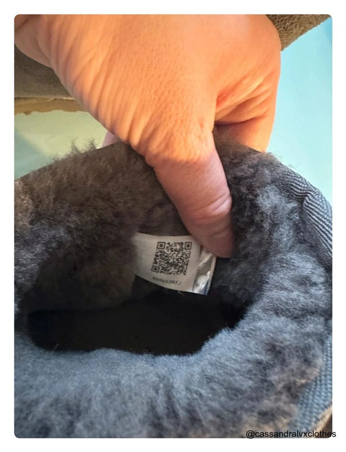 Bottes Ugg Mini courtes grises - photo numéro 8