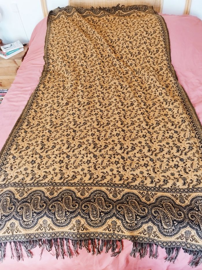 Châle noir et moutarde - photo numéro 7