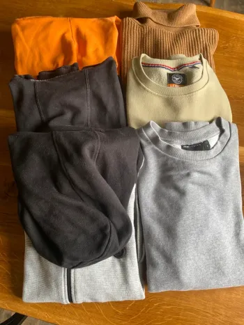 Lot 6 pulls et sweats homme taille M/L