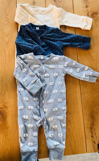 Combinaison bébé taille 62