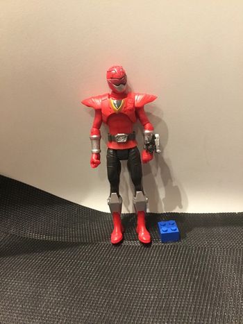 Power Rangers Beast morphers figurine articulée 15cm ranger rouge Hasbro 2019