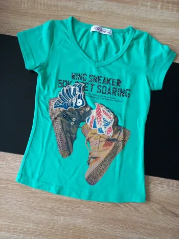 Tee-shirt vert 7/8 ans