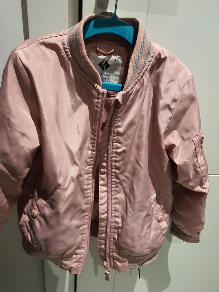 Veste demie saison 4/5 ans - photo numéro 1