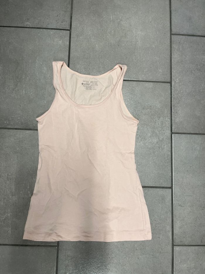 Lot t shirt et débardeurs et corsaire - photo numéro 6
