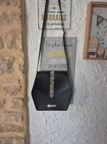 Joli petit sac bandoulière forme originale Little Marcel neuf