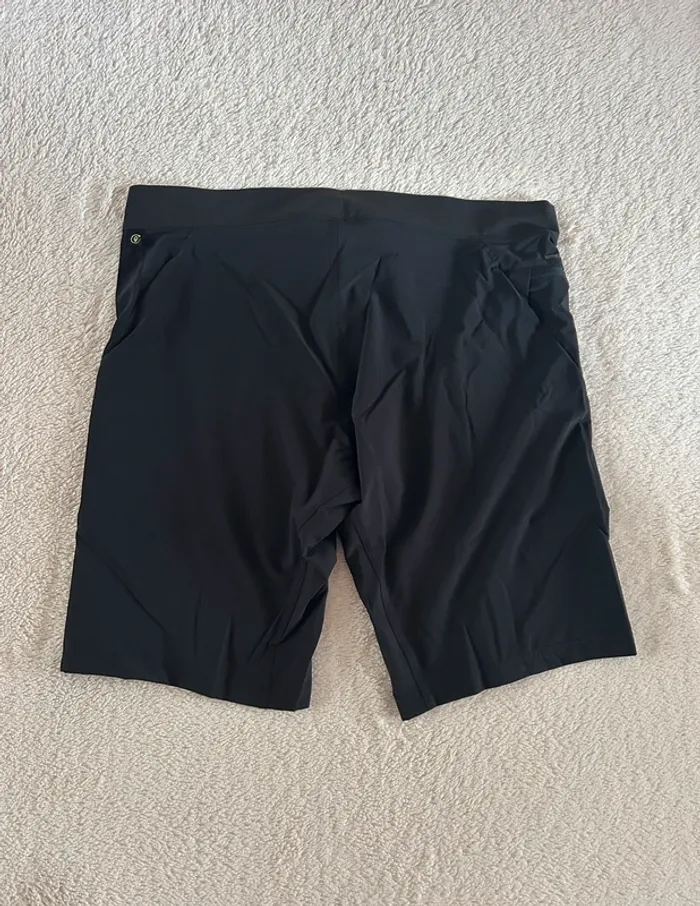 Short IXS - photo numéro 2