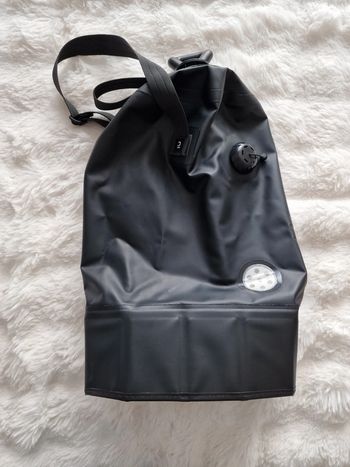 Poche eau Quechua neuf