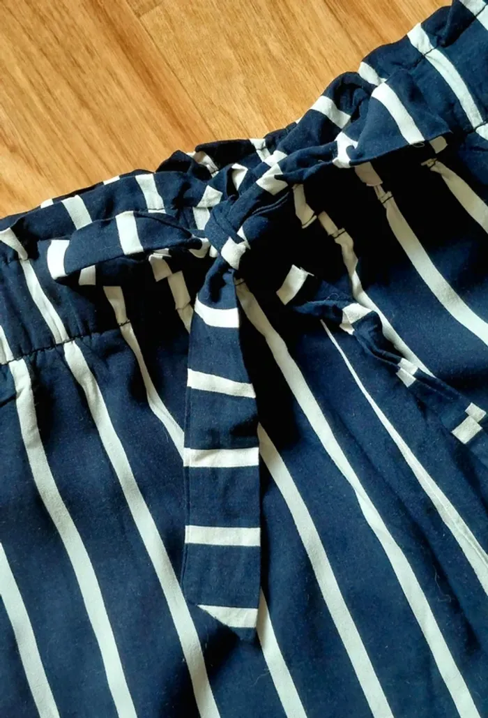 Pantalon H&M rayures bleu marine et blanc - Taille 38: - photo numéro 4