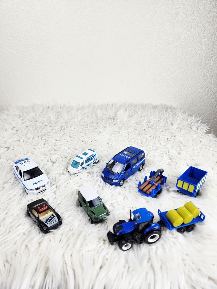 Lot de 5 véhicules et un tracteur avec ces accessoires Multimarques 🎅