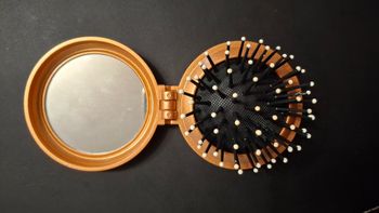 Brosse portable avec miroir l’Oréal Paris