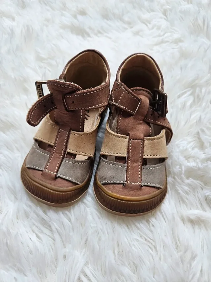 Chaussures taille 18