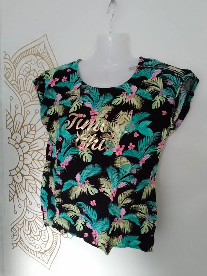 Top bohème fleurs inscription dorée 34