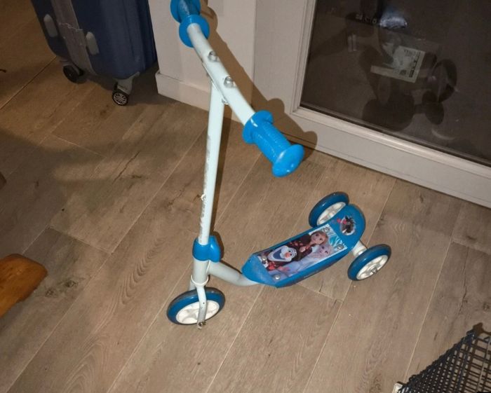 Trotinette a 3 roues - photo numéro 2