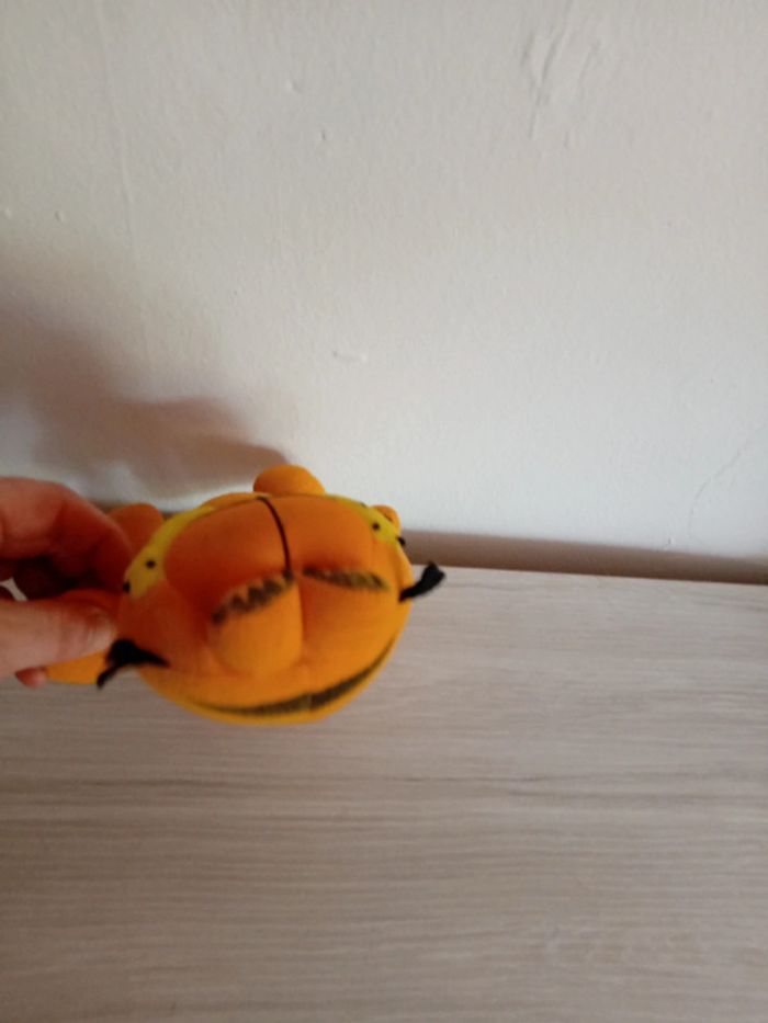 Jolie peluche Garfield - photo numéro 3