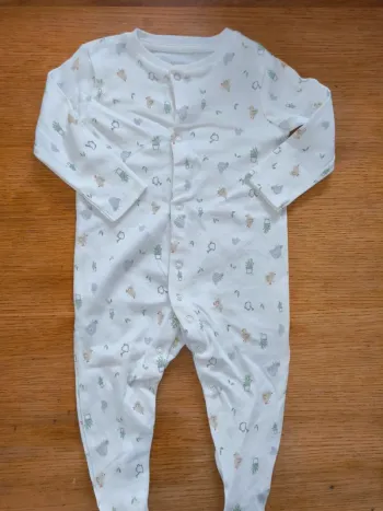 Pyjama Primark 9 12 mois neuf sans étiquette