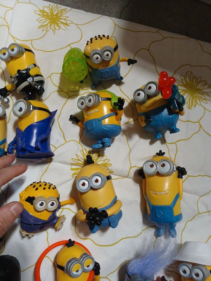 Gros de lot de minions Mcdo - photo numéro 5