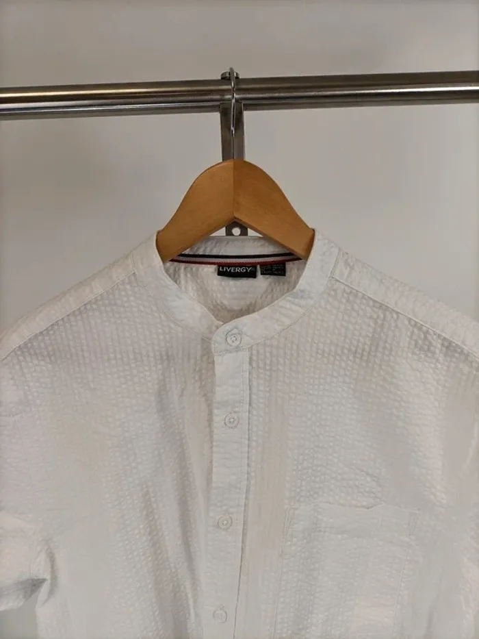 Chemise blanche Livergy manches courtes tissu gaufré, 100% coton, col rond taille 42 A335 - photo numéro 2