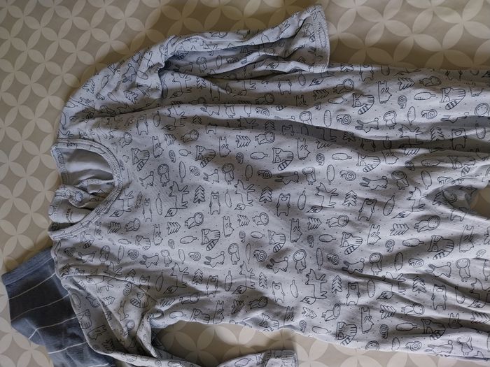 Lot 2 pyjamas Vertbaudet – 3 ans (36 mois) – dors bien / grenouillères en très bon état - photo numéro 3