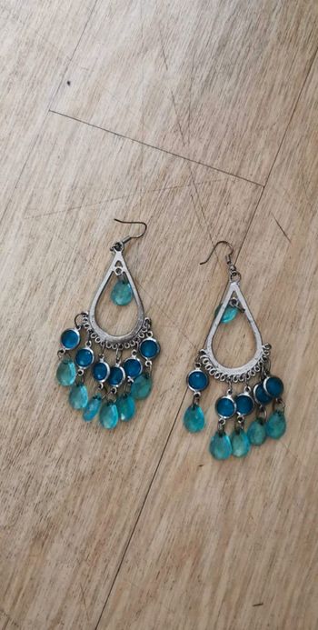 Boucles d'oreilles bleues pendantes