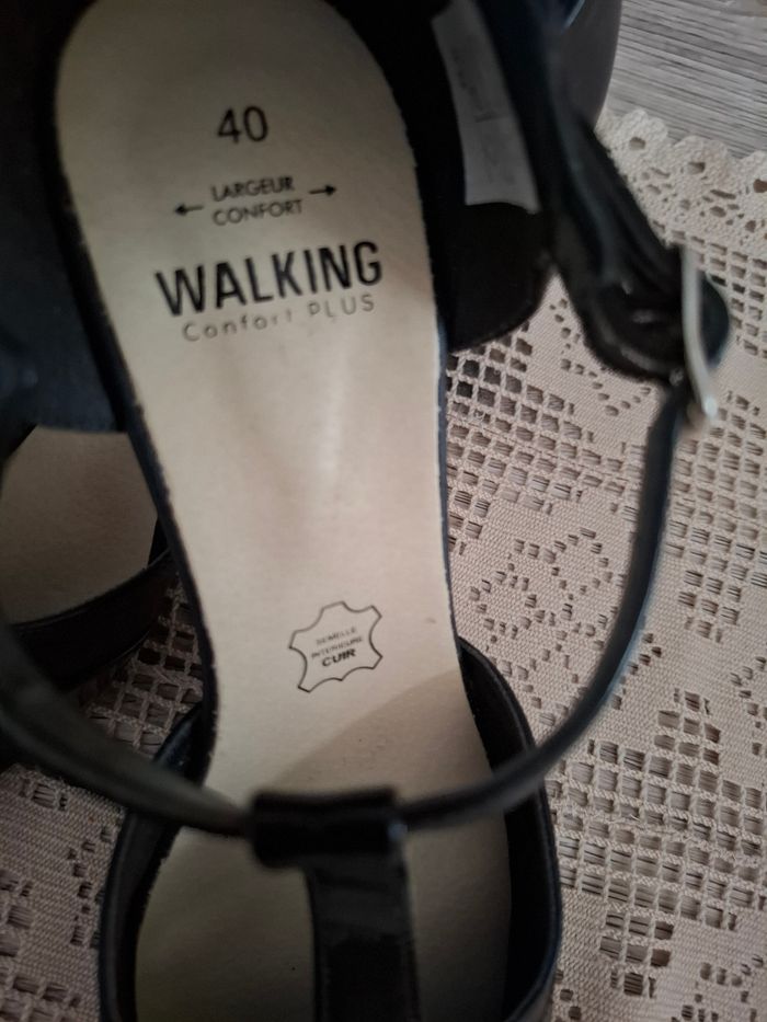 Chaussures Salomé en cuir neuves - photo numéro 3