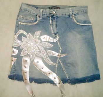 Très jolie jupe en jean neuve seulement 17 eur 🌺