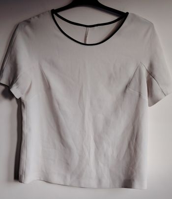 Blouse blanche manches courtes col rond liseré noir