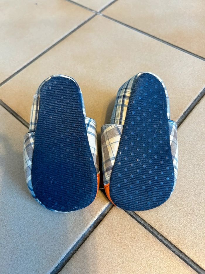 Petits chaussons bébé - photo numéro 3