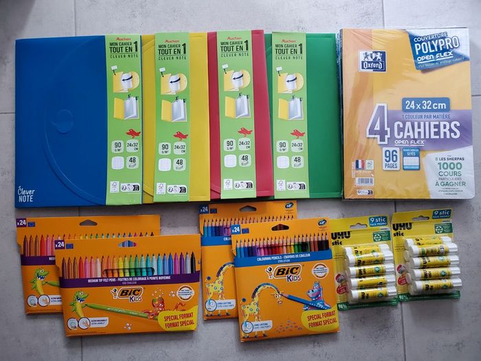 Lot fournitures scolaires Neuve