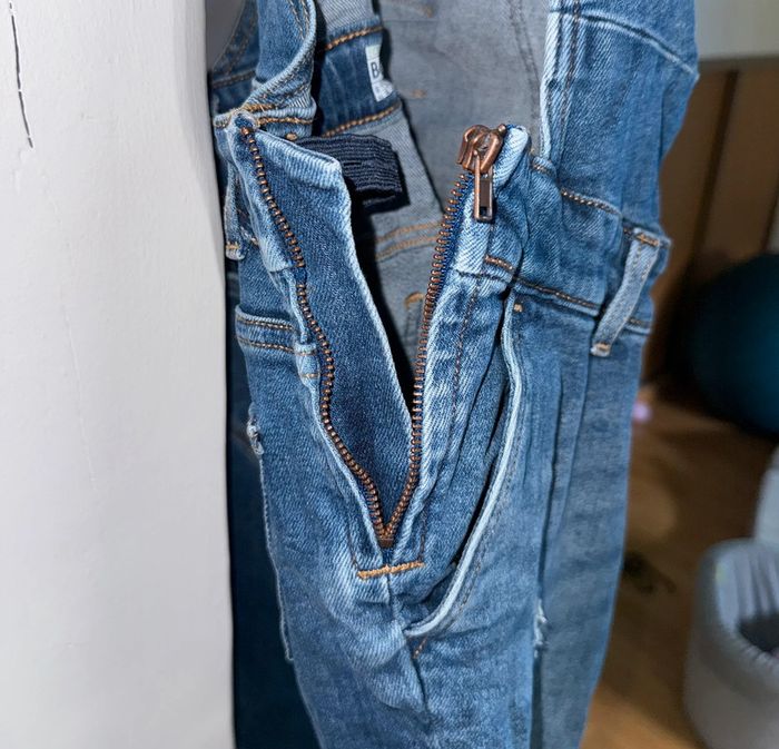 Salopette en jeans de grossesse - photo numéro 3