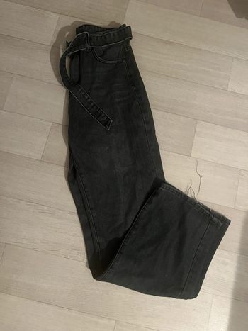 Très beau jean taille haute coupe droite